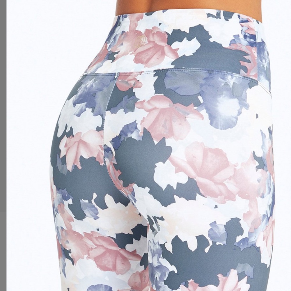 Balance Collection Nostalgia Rose Wtrclr leggings